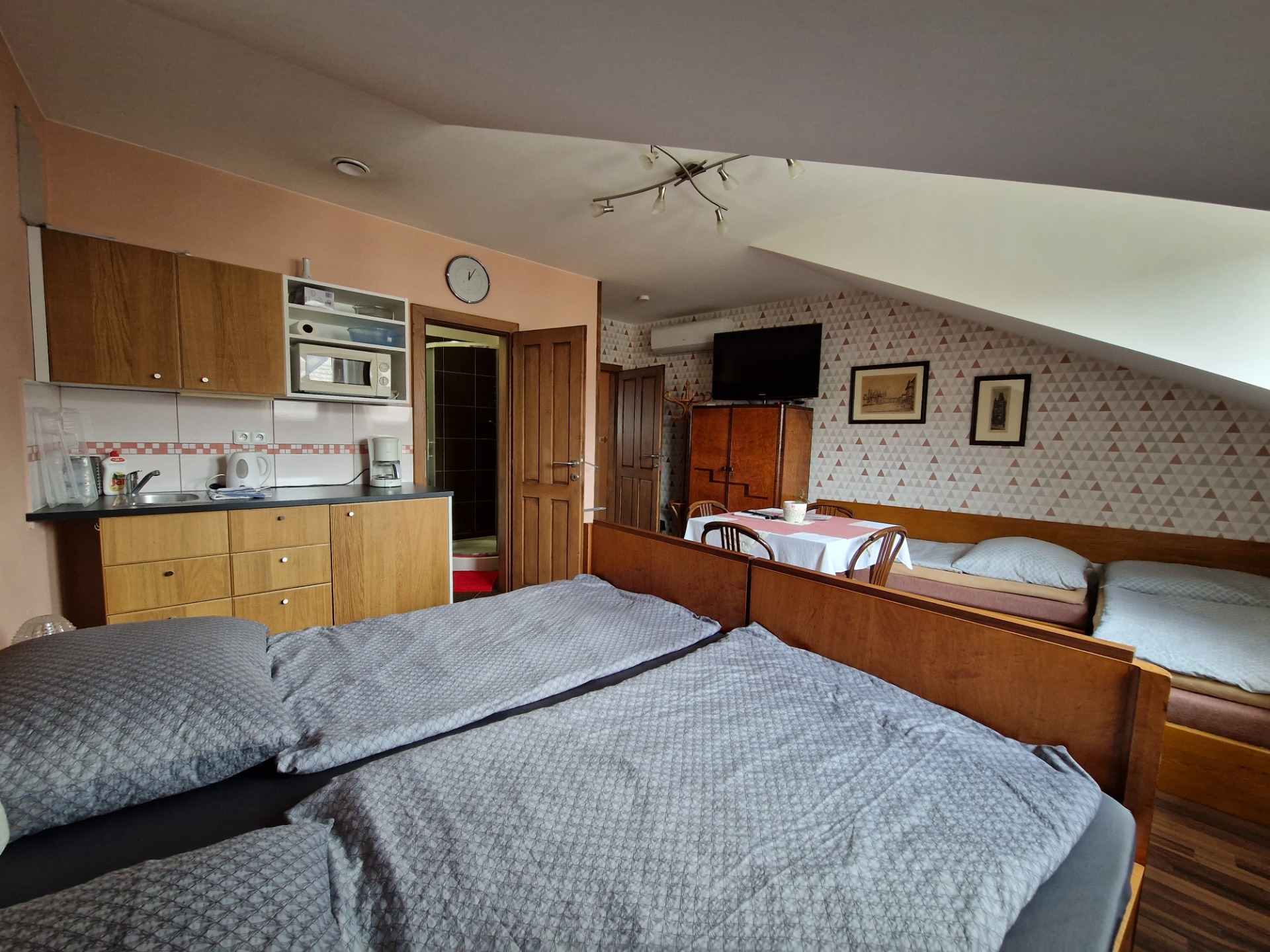 Čtyřlůžkový pokoj